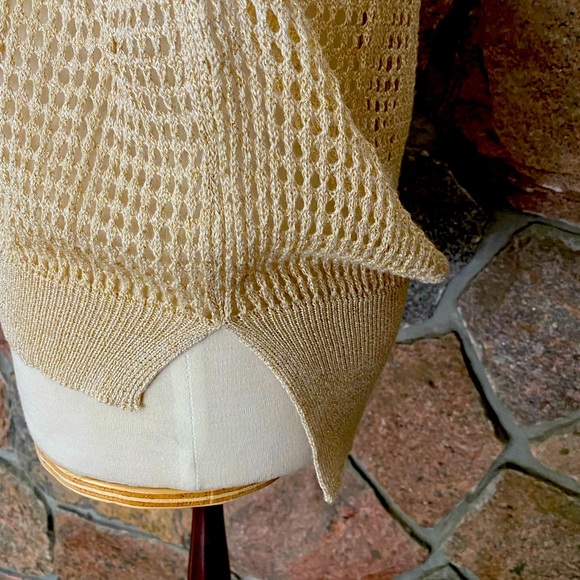 Pretty gold tone loose knit sweater - Picture 6 of 7